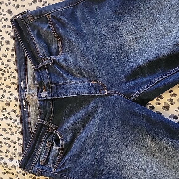 Old Navy mid-rise Rockstar super skinny frayed hemline cropped jeans - Picture 3 of 7